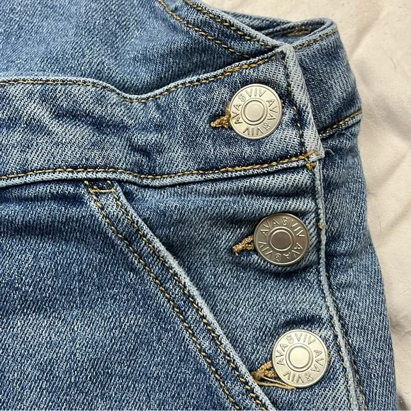 Ava & Viv Light wash Overall Shorts Size 20 - Picture 2 of 9
